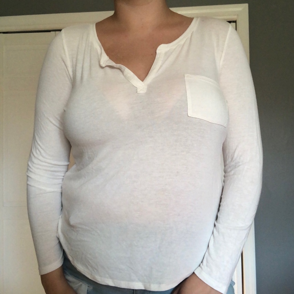 AE High Low Long Sleeve Tee V Neck with Pocket